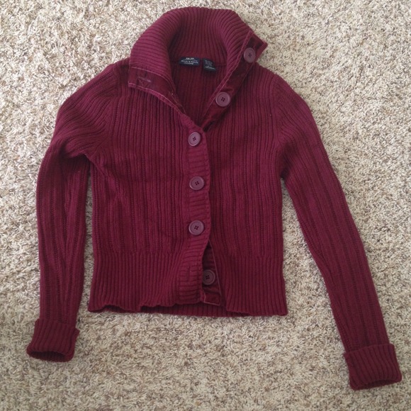 Sweater - Picture 1 of 2