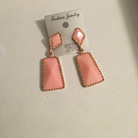 Jewelry - 💢Last one  💢 New earrings