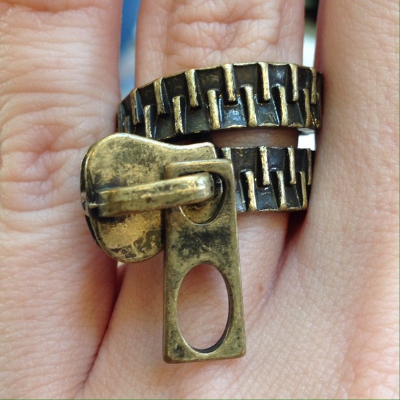 Zipper Ring