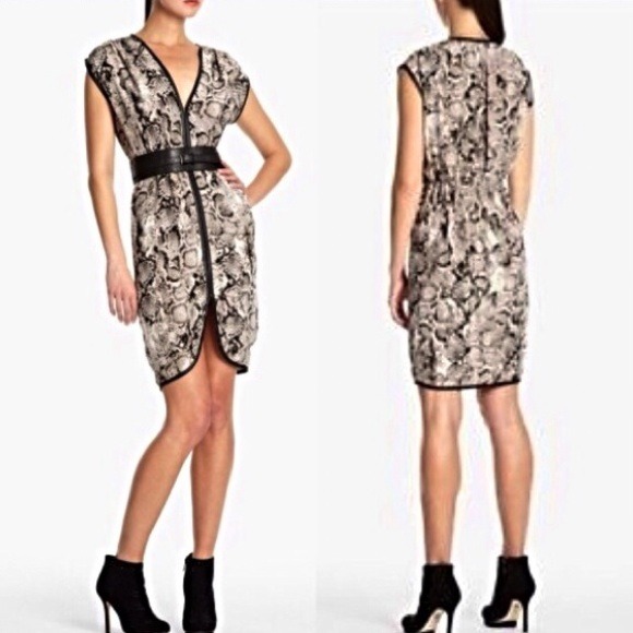 ⭐️NWT⭐️ BCBGMAXAZRIA "Eris" Snake Print Dress