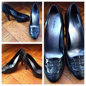 Fioni Black Patent Round Toe Heels