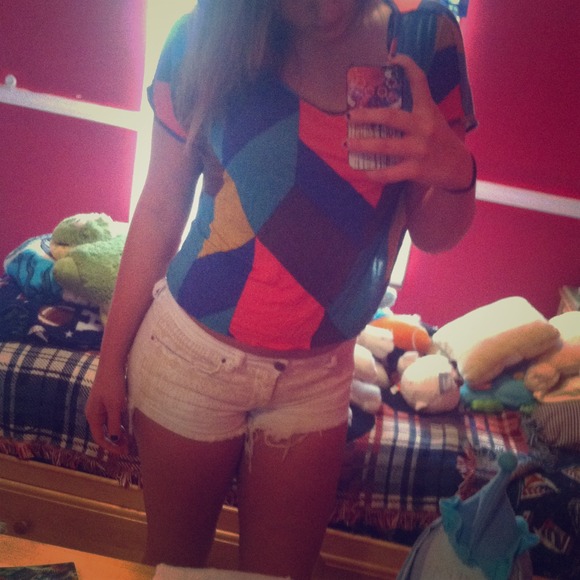 Multicolor geometric crop top!