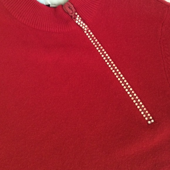100% acrylic designer NWOT sweater - Picture 2 of 2