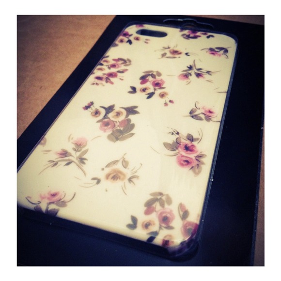 *HOLD* Clip on iPhone 5 Case