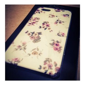 *HOLD* Clip on iPhone 5 Case