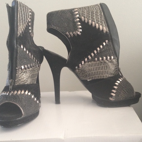 Shoes - Picture 2 of 3