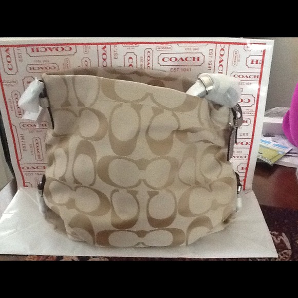 👜COACH BRAND NEW SOLD ON ANOTHER SITE - Picture 4 of 4