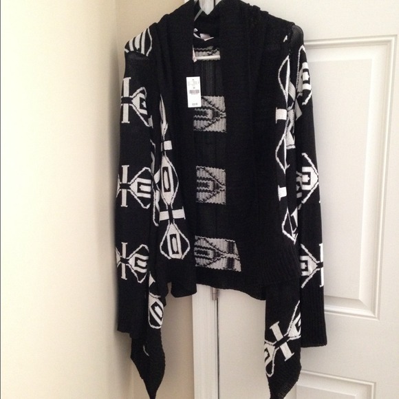 Jacquard Stripe Cocoon Wrap