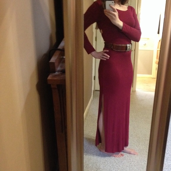 Purple long sleeve dress with cut out back & slits - Picture 3 of 4