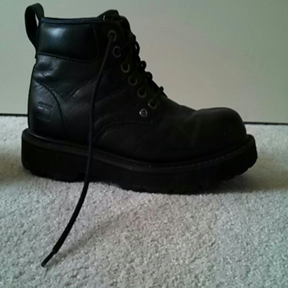 Men's 9 Tommy Hilfiger black boots