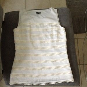 Ann Taylor Size 0 White Sleeveless Blouse