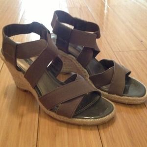 Size 6 Strappy Comfy Sandals