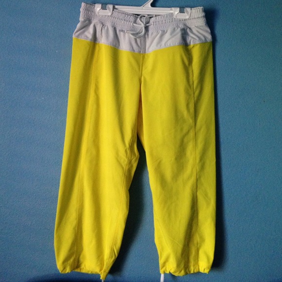 ❌Sold❌ Lululemon Step Up Lively Crops