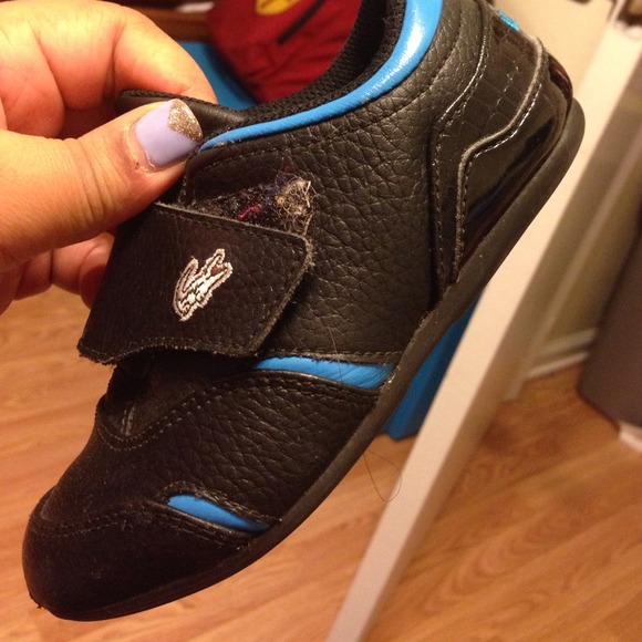 Authentic Lacoste tennis size 10(youth) - Picture 2 of 3