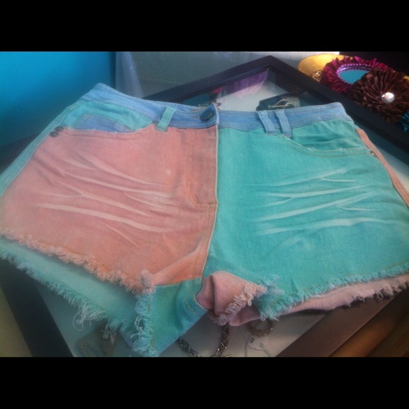 Hip highwaisted jean shorts - Picture 2 of 4