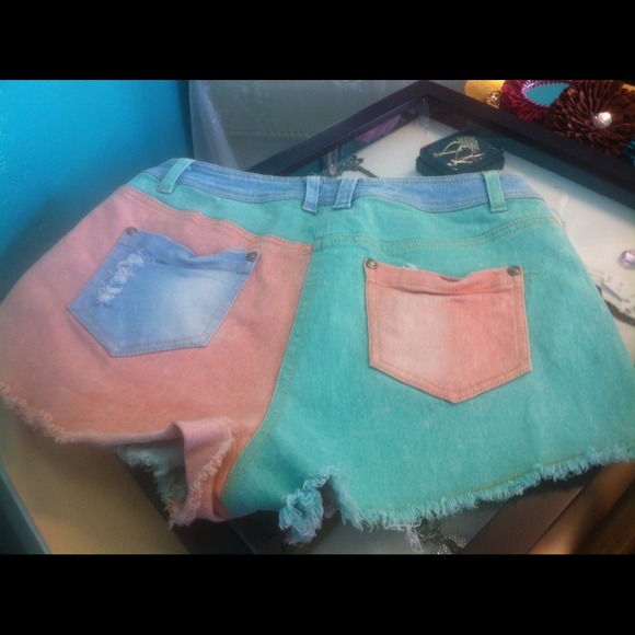 Hip highwaisted jean shorts - Picture 3 of 4