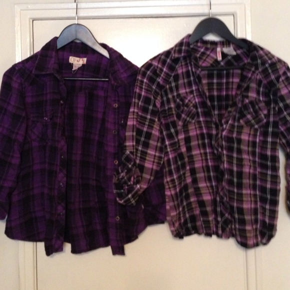 SOLD Set of 5 flannel shirts - Picture 3 of 4
