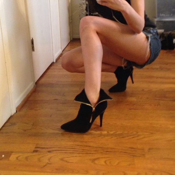 SOLD Chic booties! Wear zipped or folded, gold - Picture 3 of 4