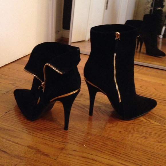 SOLD Chic booties! Wear zipped or folded, gold - Picture 4 of 4
