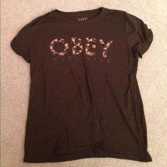 Obey t shirt