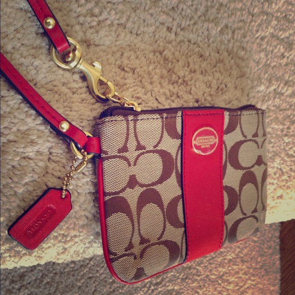 SOLD❗️Coach wristlet