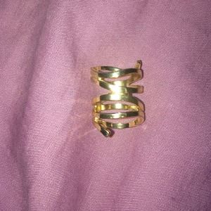 Gold swirly ring, my favorite ring, doesnt fit:(
