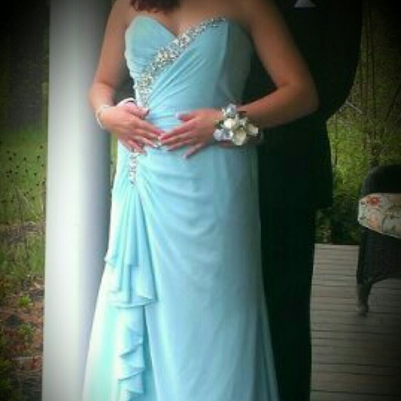Prom dress - Picture 1 of 1
