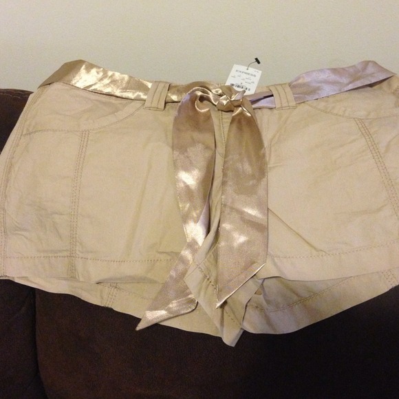 Express Caramel Shorts - Picture 2 of 3