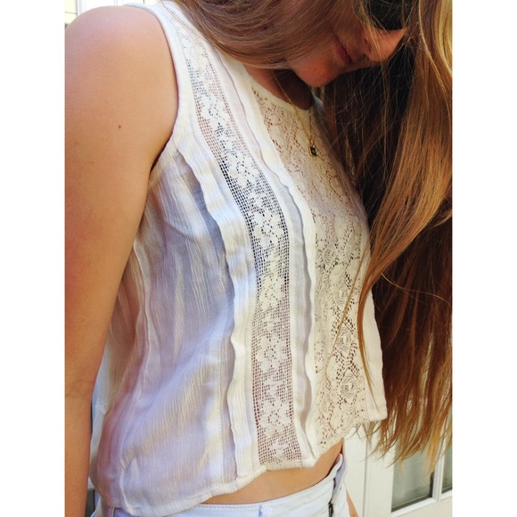 White lace shirt from urban outfitters - Picture 3 of 4