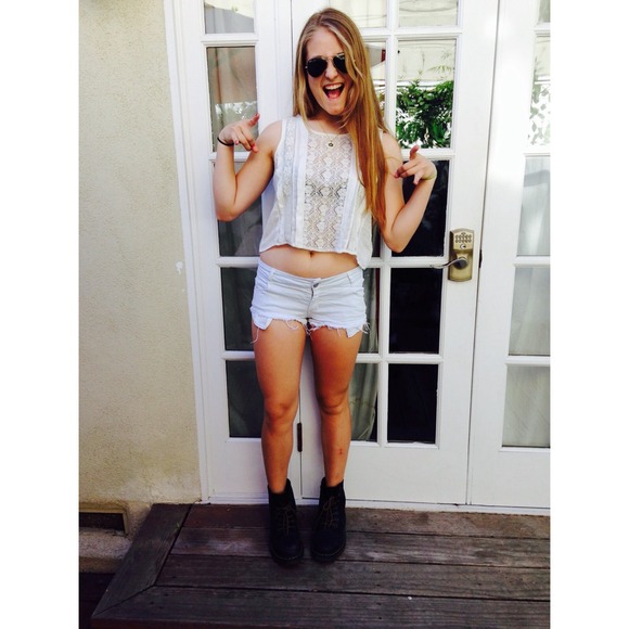 White lace shirt from urban outfitters - Picture 4 of 4