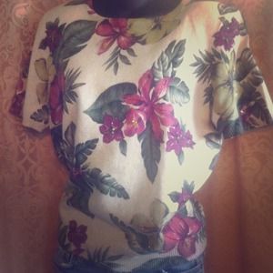 Floral short sleeve top