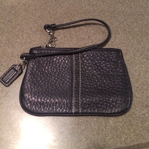 🎉Reduced!!  Again!!! 🎉Authentic Coach wristlet
