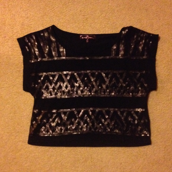 Cute halter top.