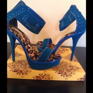 Size 10 beautiful blue suede &patent heels