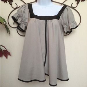 Gray & black short sleeve flowing shirt