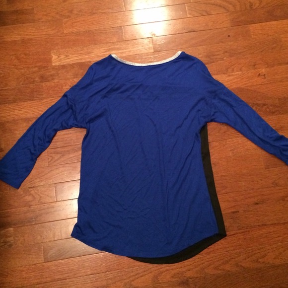 The Limited black and blue 3/4 sleeve top, Sz S. - Picture 3 of 3