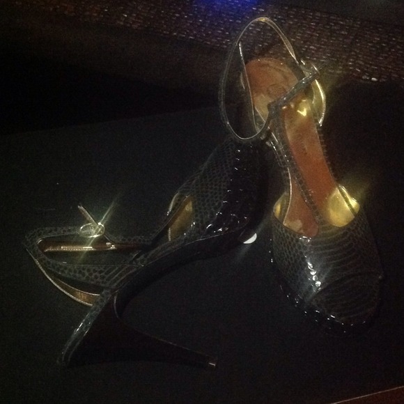 Audrey Brook 4.5" in heel.  Women's Size 8 1/2M.