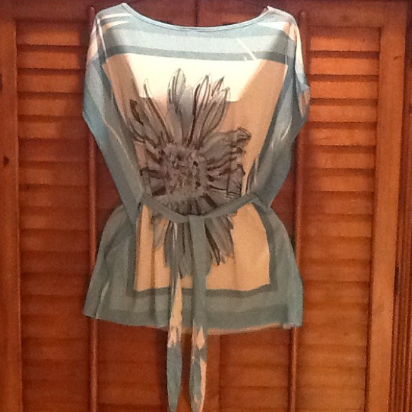 Beautiful silky soft turquoise flowered belted top