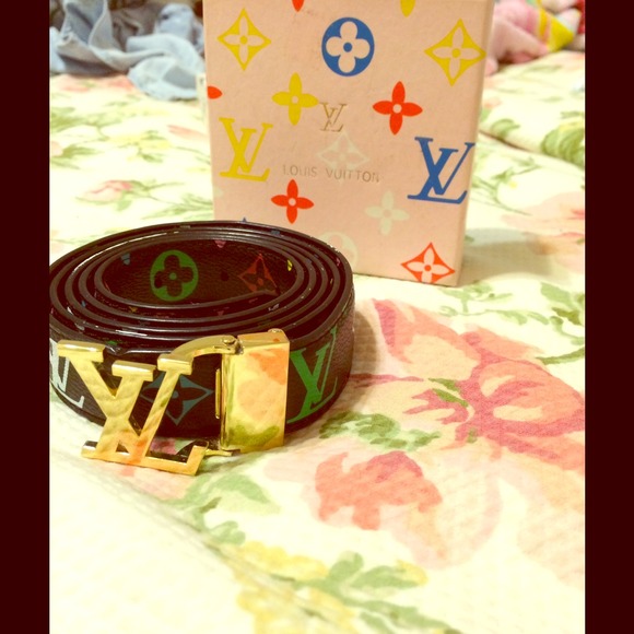 Louis Vuitton belt (black)