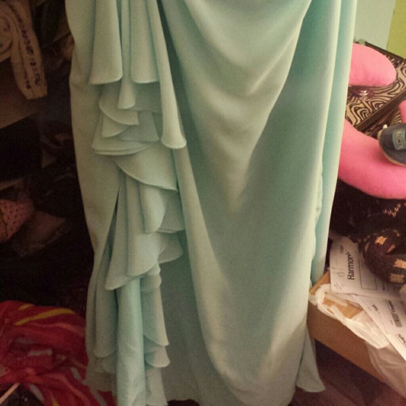 Stunning Prom Dress - Picture 3 of 4