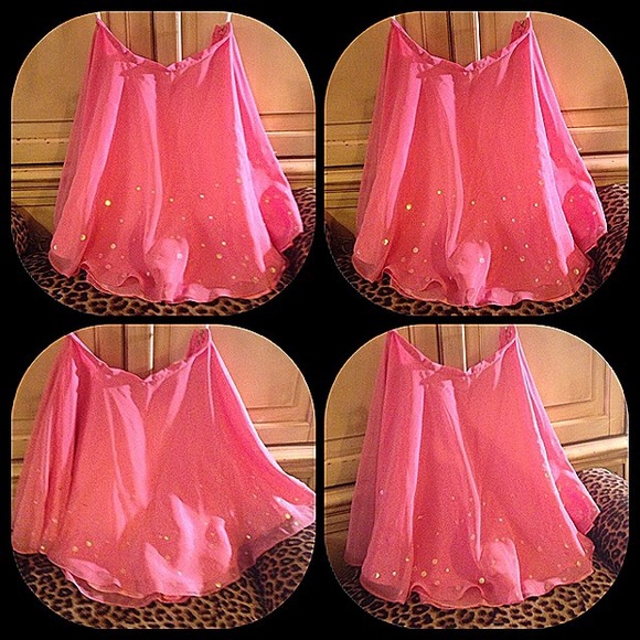 Gorgeous pink chiffon skirt with sequins designs - Picture 4 of 4