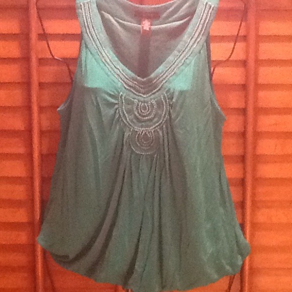 Beautiful emerald green beaded sleeveless tank