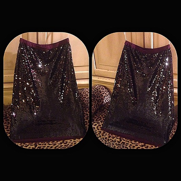 Stunning black and eggplant sequins skirt - Picture 3 of 4