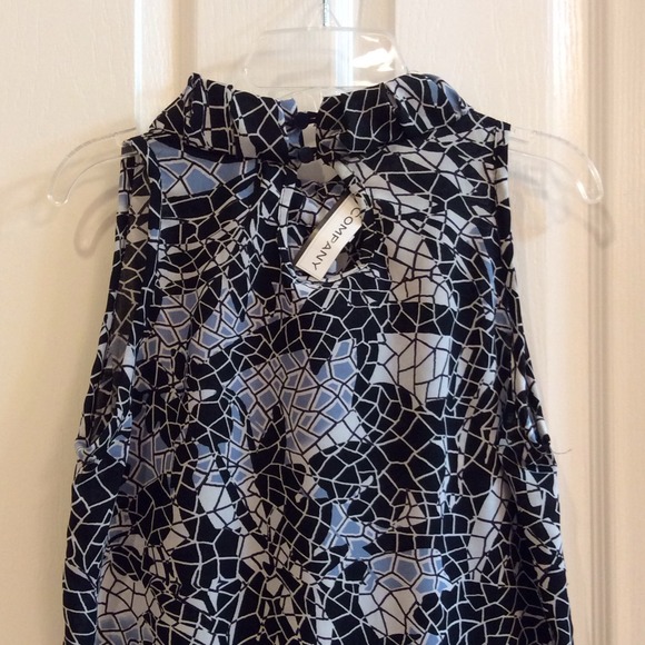 🌺SOLD🌺New abstract print dress - Picture 3 of 3