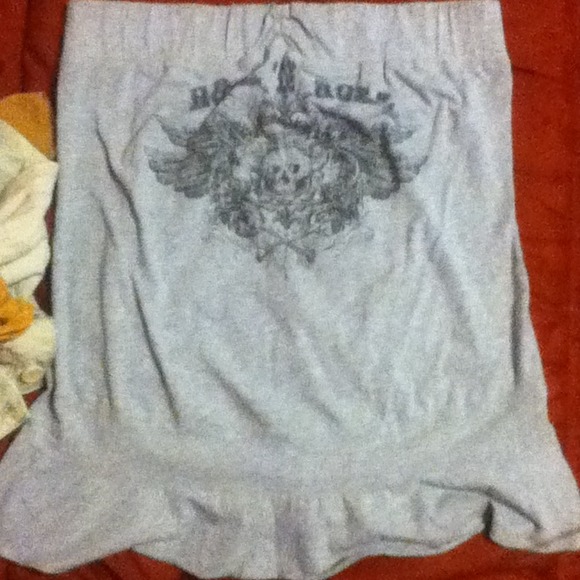 Grey rock n roll shirt w skull & wings