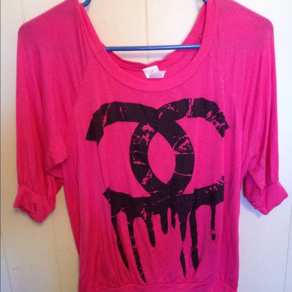 DRIPPING "C" TEE