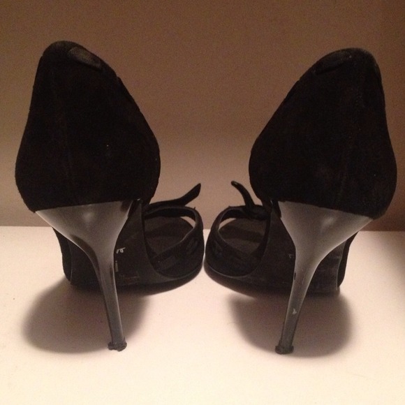Bakers Black "Chloe Suede" Pumps - Picture 3 of 4