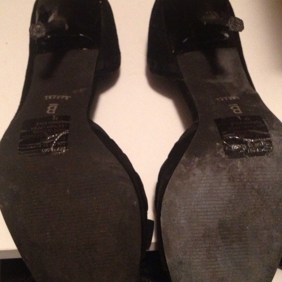 Bakers Black "Chloe Suede" Pumps - Picture 4 of 4