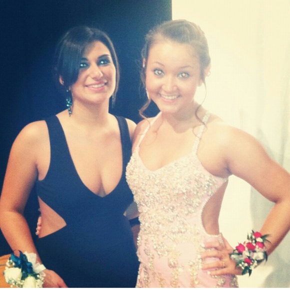 Prom dresses - Picture 2 of 3