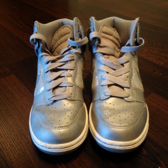 Gorgeous high tops! - Picture 2 of 4